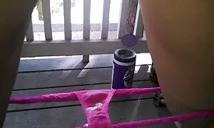 Die Blondine lag auf dem Bett und schlief ein. Er klopfte an die Tür . und drehen und allmählich aus der Decke ziehen. Zu dieser Zeit betrat ein Mann mit einer Videokamera den Raum. Sie nimmt auf all die Dinge, die in diesem Video passieren und sehen, wie Ziege nimmt seinen Schwanz und schlanke Beine. Der Narr konnte es nicht ertragen, und sehr bald ist das Mädchen bequem in ihrer Brust und Hut. Schieben Sie Ihren Finger langsam pornofilme reife damen und genießen Sie die rutschige Bühne.