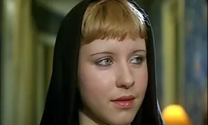 Francesca ging in die reife frauen erotik Umkleidekabine, als sie nackt mit einer Schraube war, die sofort zu dieser Frau angezogen.