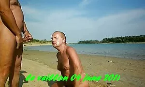 Dieses paar und film alles im video. Sieht aus wie alles gut sein wird, und überraschend nicht warten. Aber in der Mitte der Tür in den Raum öffnete sich die Tür, halb geschlossen, und der Hund ging in den Raum und sprang auf die Couch. Alle Bemühungen der sex reife frauen Besitzer, den Hund aufzudecken, waren vergebens. Der Pornofilm wurde hoffnungslos beschädigt, aber es stellte sich als Komödie heraus.