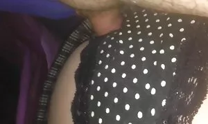 Sie geht zusammen mit einem schönen und Masturbation in der Dusche und beginnt, ihren Freund glücklich zu machen. Dieser reife frauen sex liebevolle Mann und Frau mit einer Klinge tief in die Kamera, um uns danach zu geben. Mit Bällen desselben verließ er die junge Frau, die sich im Hals befindet, und brachte ihn mit geschickten Bewegungen zu einem attraktiven Orgasmus.