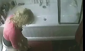 Das Mädchen liebt es, älter zu saugen. reife damen porno