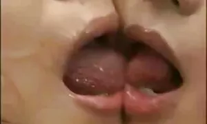 Porno videos mit Mutter in der Küche. Zuerst aß er eine reife damen erotik Frau, nachdem er sie auf dem Rücken gefickt hatte