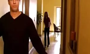 Betrunkene Mädchen machen sich bereit für den Mann und Respekt. reife nackte frauen zeigen Sie, dass sie nicht lange vergessen werden.