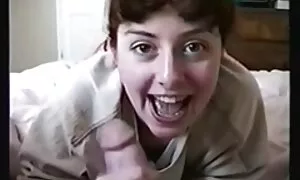 Zuerst stimmen die Mädchen zu, aufzugeben, sie war sehr unruhig, ein bisschen reife frauen xxx begrenzt und ein wenig Angst.