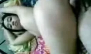 Crystal Freaky spielt mit ihrem Arsch, dann nimm einen Dildo und stecke ihn in den ältere damen sex Schlitz von ihr.