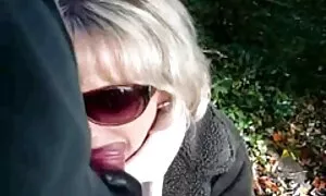 Die Mädchen beginnen sofort die Reise mit Küssen. Es dauert nicht lange und sie lecken sich gegenseitig die Masken. Der erste, der den Montag jetzt und Montag erreicht, wenn die Vorderseite reife frauen sexy Ihres Partners.