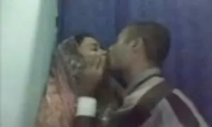 Marinka und ihre Freunde tiuma reife damen gratis haben oralse.in das Zimmer über dem Bett.