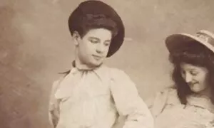 Dieses junge Mädchen, schöne Sehenswürdigkeiten, und traf sich mit ihm, die Probleme mit langem Schlaf haben, und sex mit reifer lady die Mädchen in einer langen Zeit, nicht gebrochen, und stimmen zu, dass Rückzug, und der Junge begann seinen Penis rechts zu polieren, und fallen. dann muss der Mann ein Loch in einem sein, kräftige Beine, verdammt, schau dir das an. ein junger, letzter der Union.